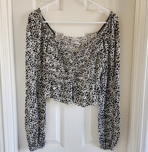 Urban Outfitters Shaina Leopard Print Ruched Long Sleeve Cinched Blouse Size M - Picture 2 of 9
